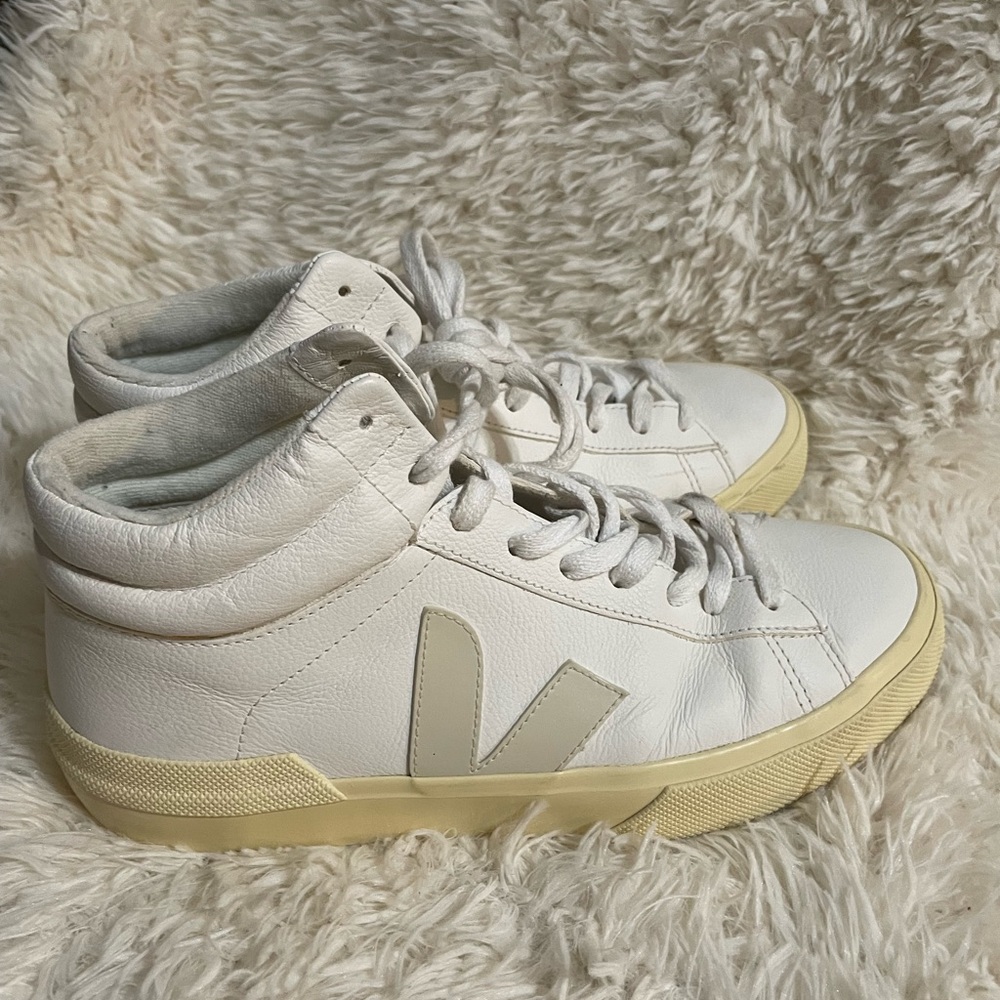 Veja Minotaur High Top Sneaker